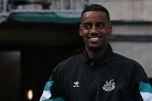 B体育官网下载APP-bsports官方平台-Bsports必一体育官网-世体：伊萨克转投利物浦，皇家社会将获得800万欧的二转分成